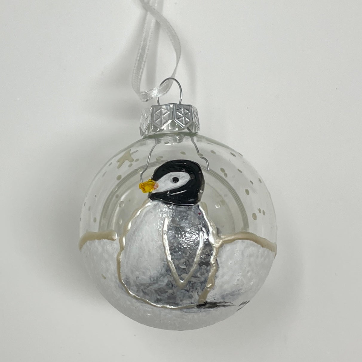 Standard bauble Penguin (side facing) Artful